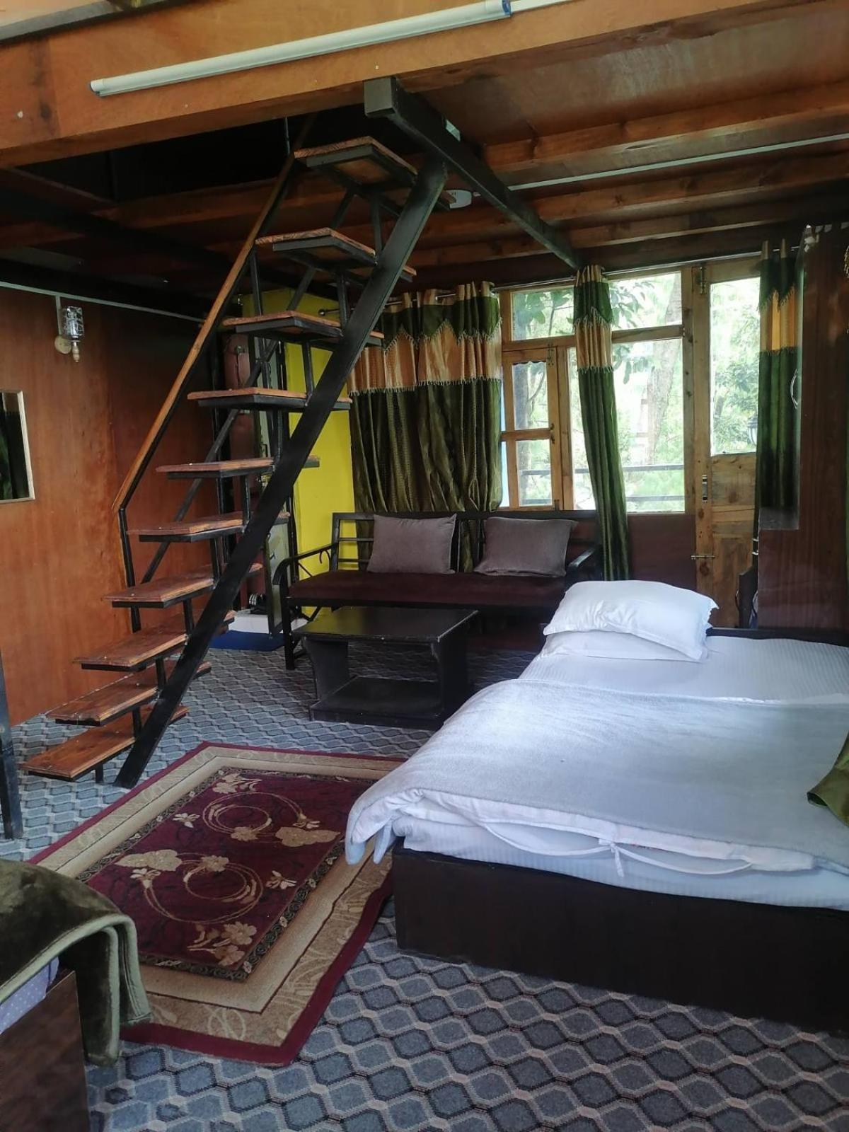 Jungle Crown Organic Homestay Нагаркот Экстерьер фото