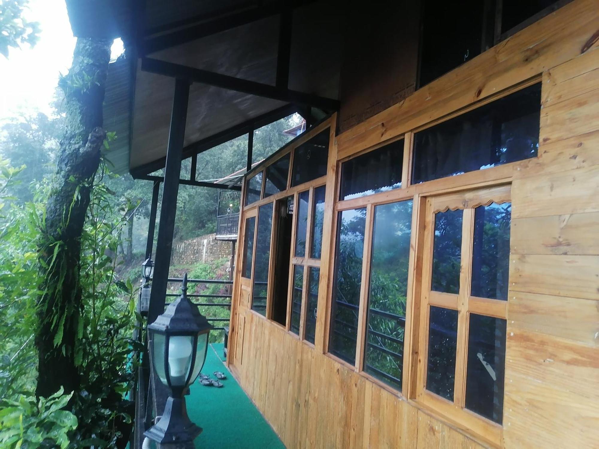 Jungle Crown Organic Homestay Нагаркот Экстерьер фото