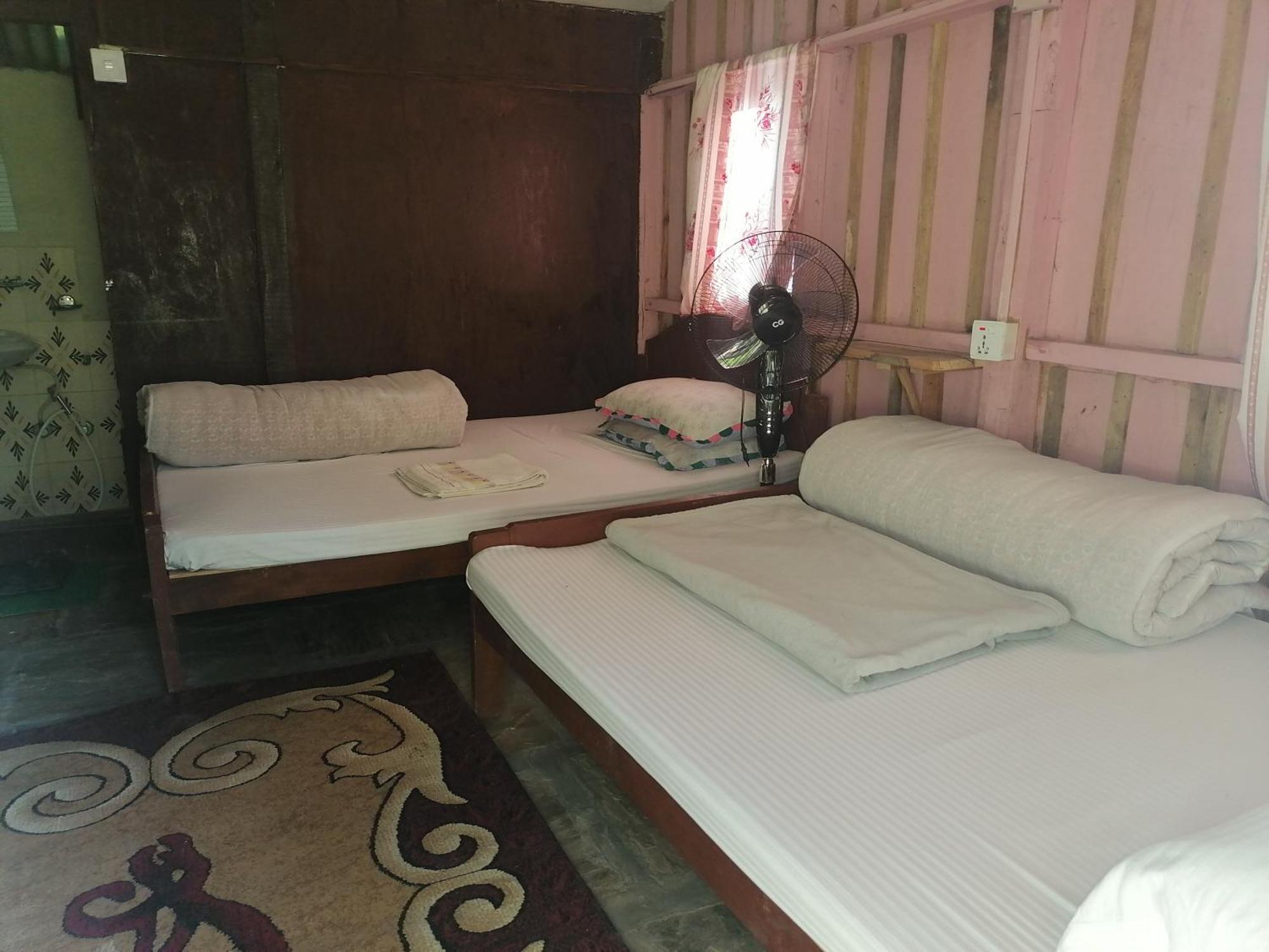 Jungle Crown Organic Homestay Нагаркот Номер фото